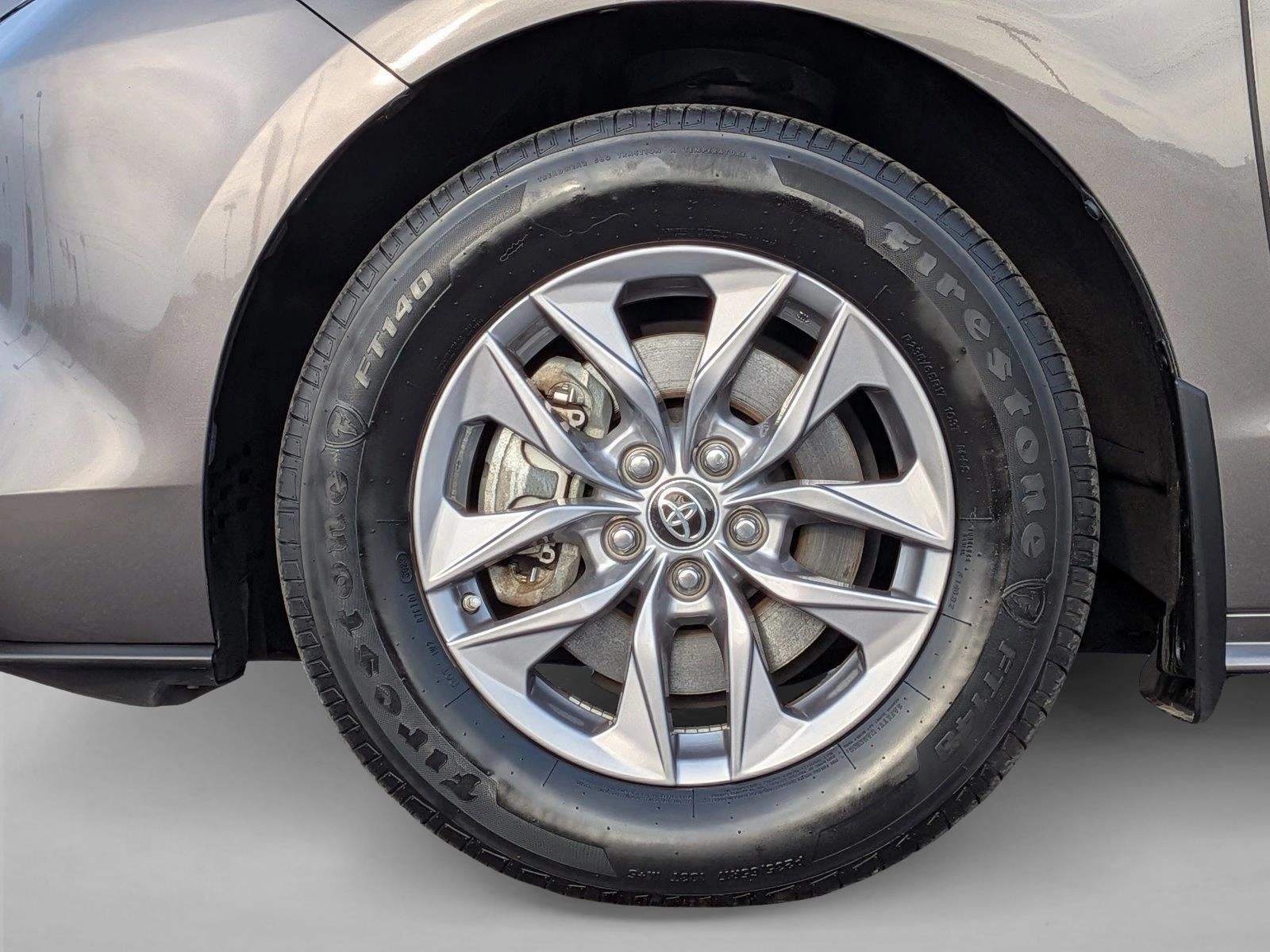 2024 Toyota Sienna LE FWD 8-Passenger (Natl)