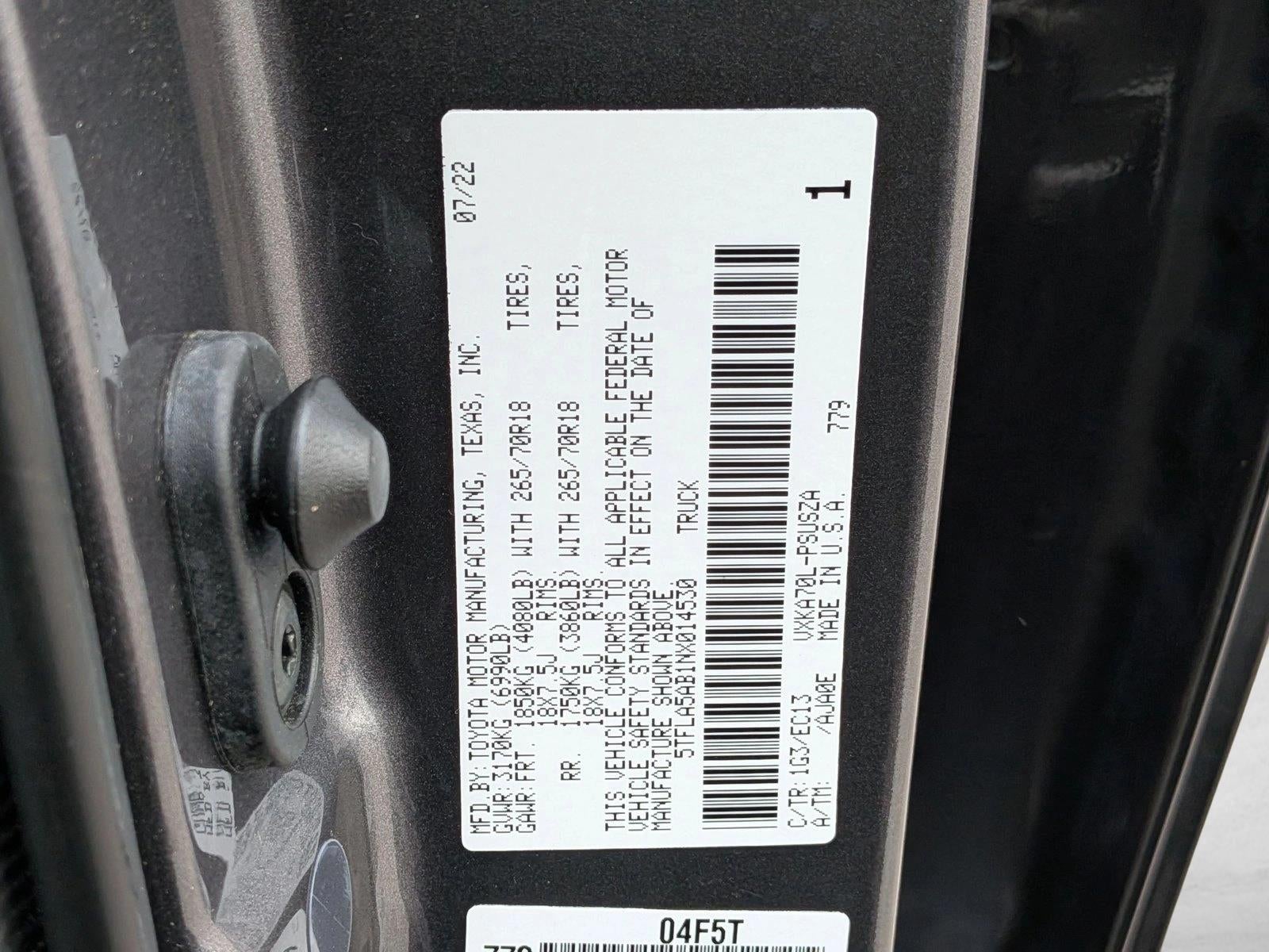 2022 Toyota Tundra 2WD 2WD SR5 CrewMax 5.5' Bed (SE)