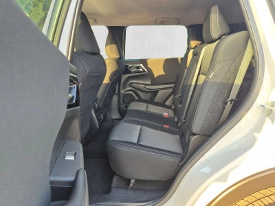 2022 Mitsubishi Outlander ES FWD