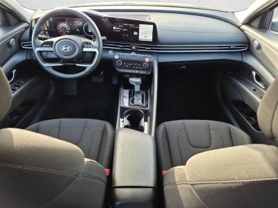 2025 Hyundai Elantra SEL Convenience IVT