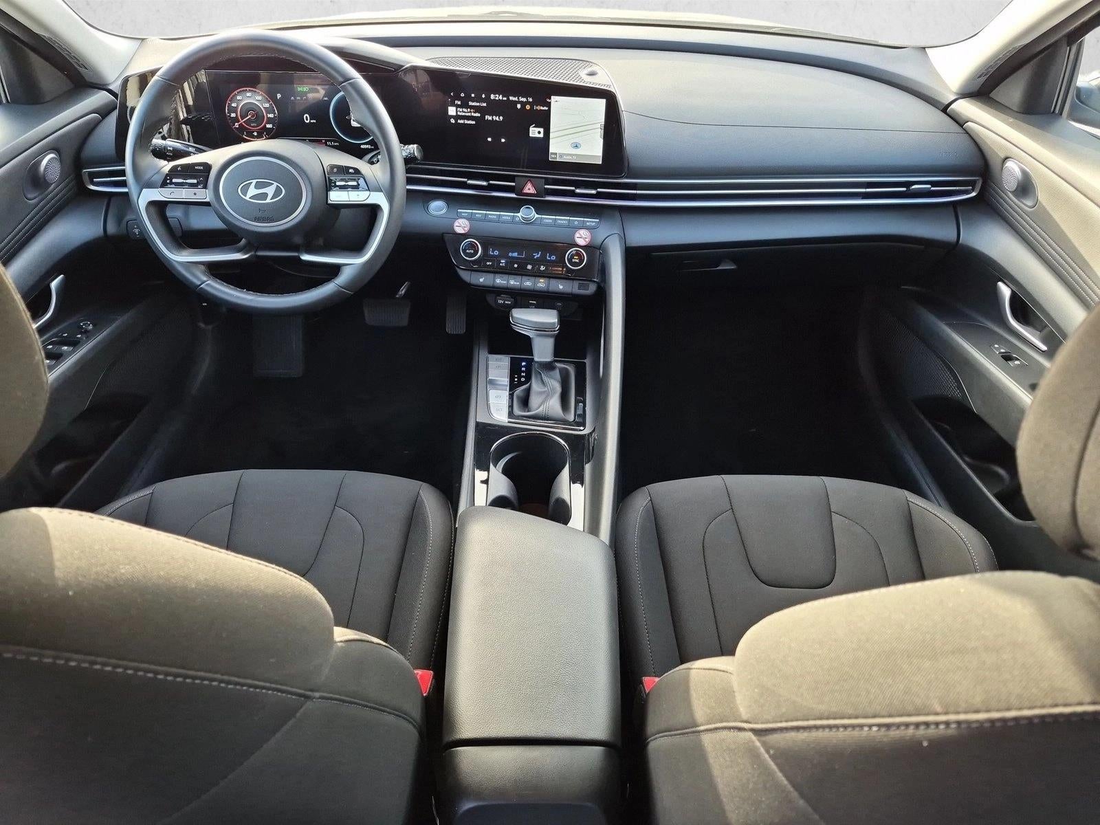 2025 Hyundai Elantra SEL Convenience IVT