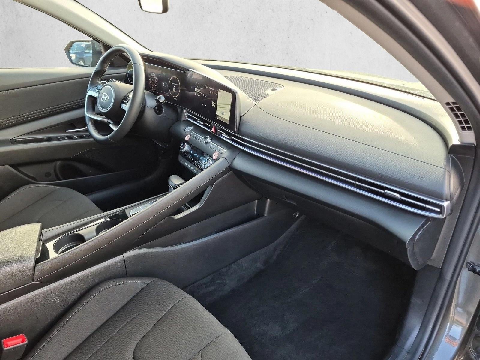 2025 Hyundai Elantra SEL Convenience IVT