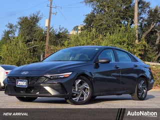 2025 Hyundai Elantra SEL Convenience IVT