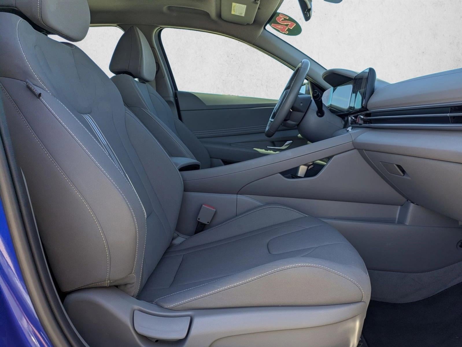 2024 Hyundai Elantra SEL IVT