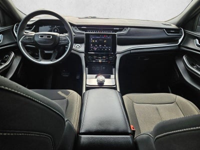 2024 Jeep Grand Cherokee Laredo 4x2