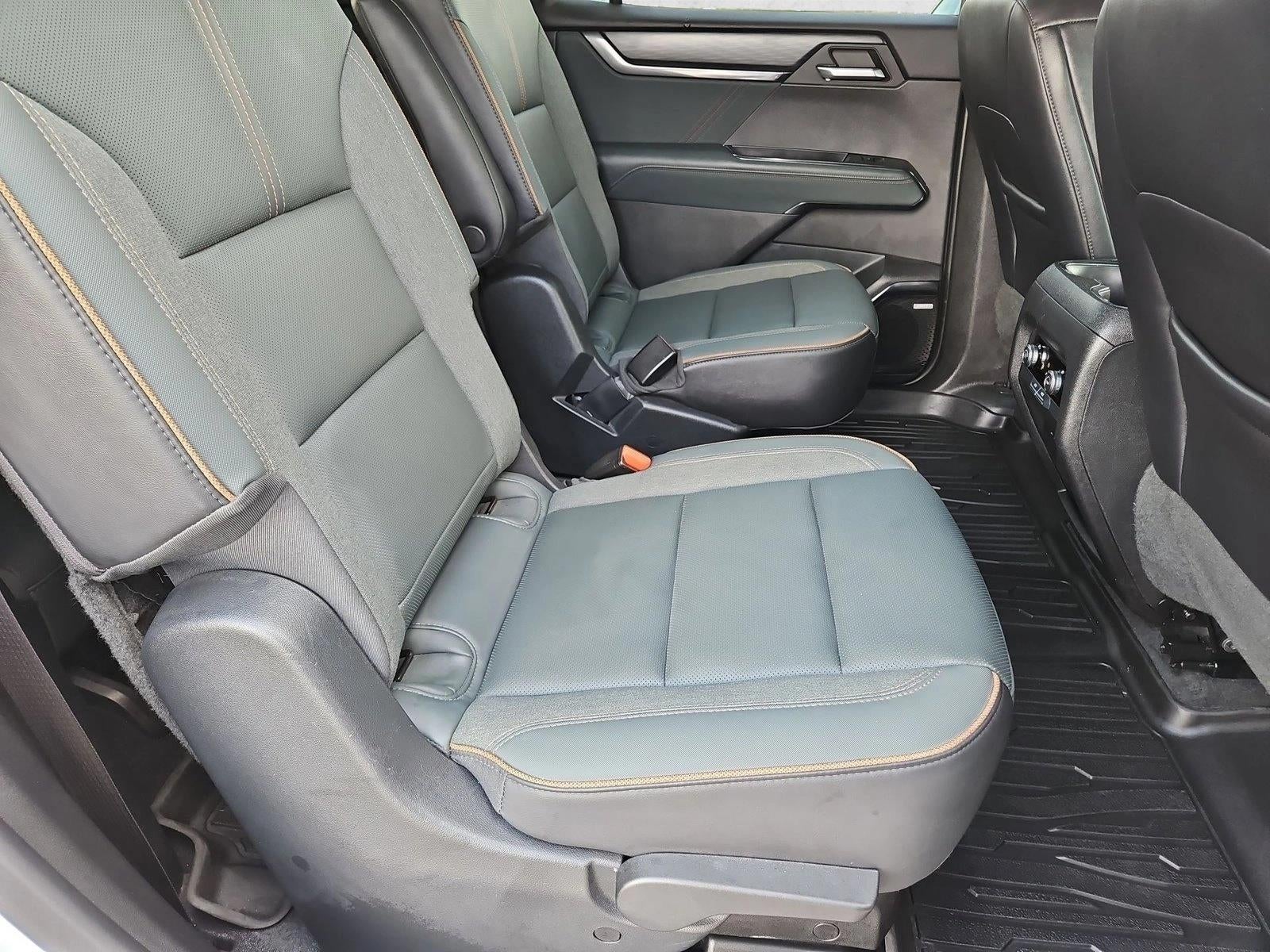 2024 GMC Acadia AT4