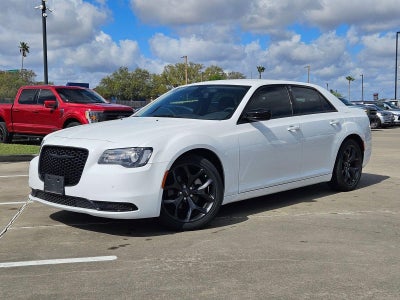 2023 Chrysler 300 Touring