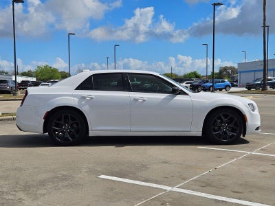 2023 Chrysler 300 Touring