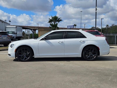 2023 Chrysler 300 Touring