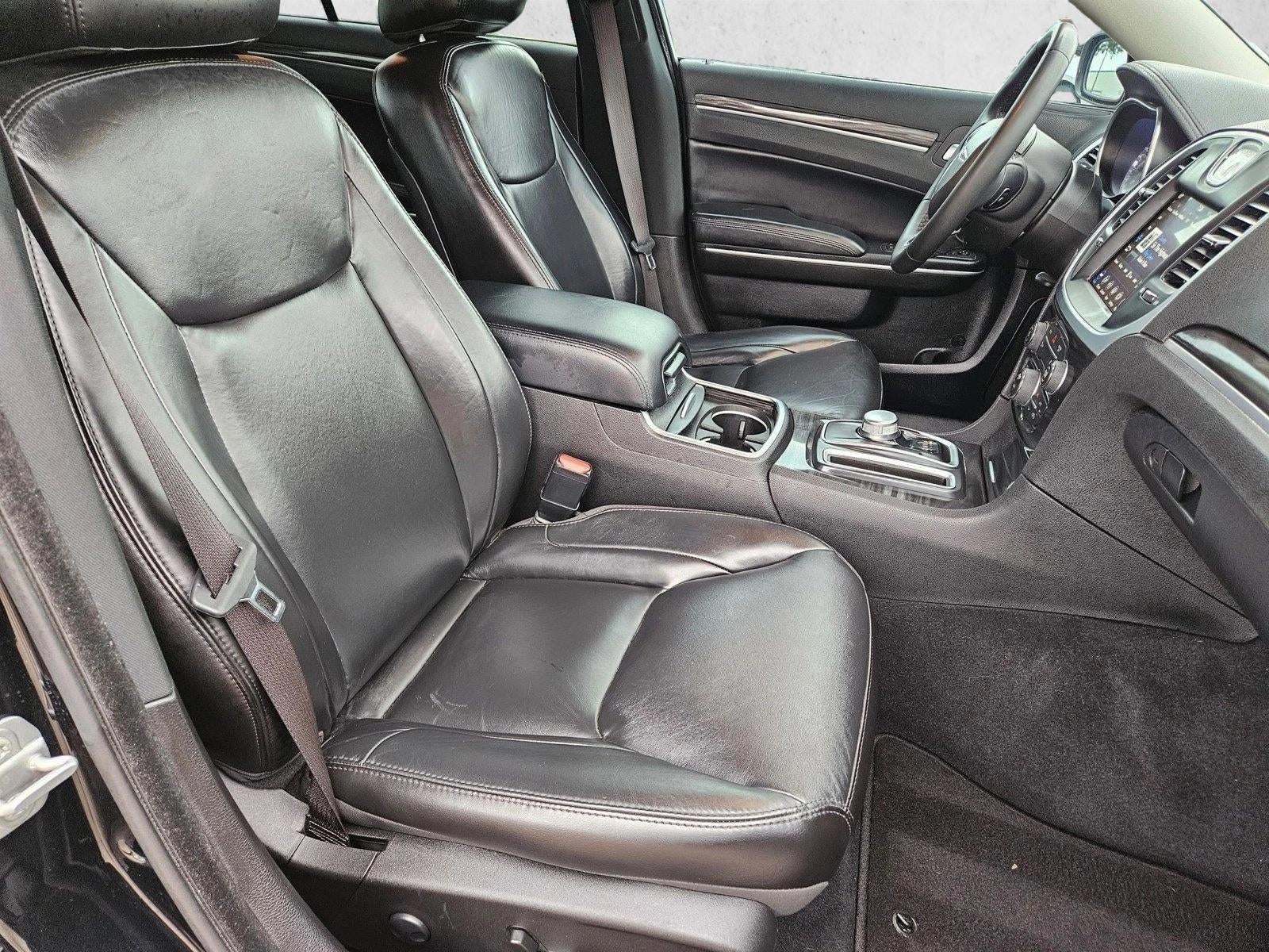 2022 Chrysler 300 Touring L