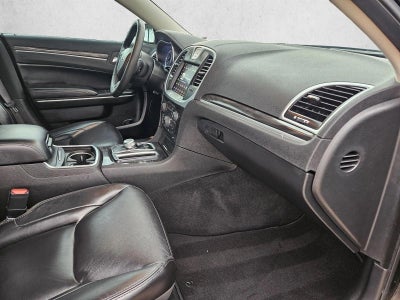 2022 Chrysler 300 Touring L