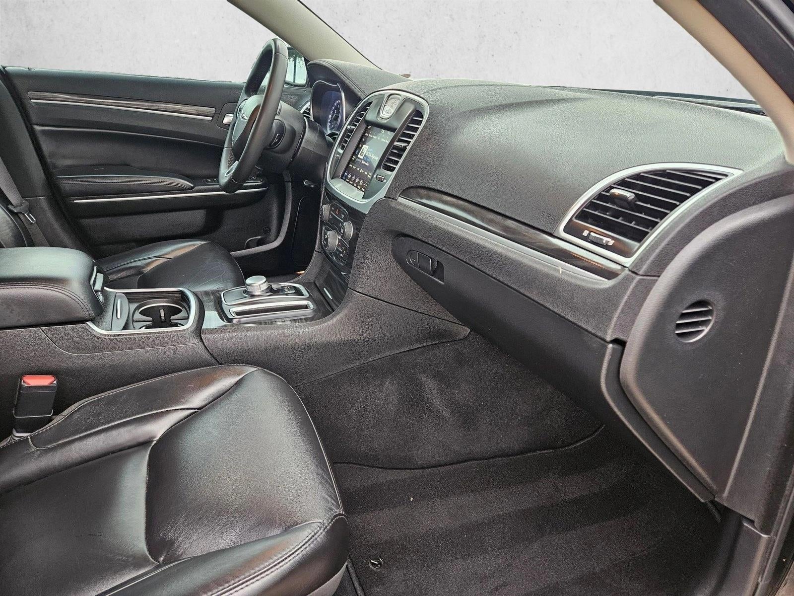2022 Chrysler 300 Touring L