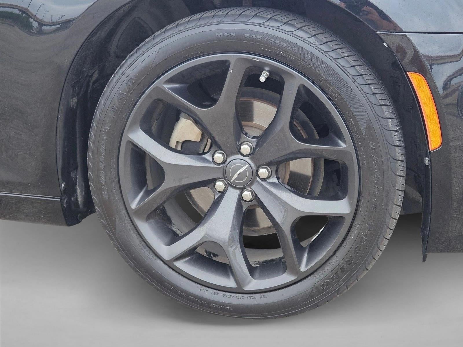 2022 Chrysler 300 Touring L