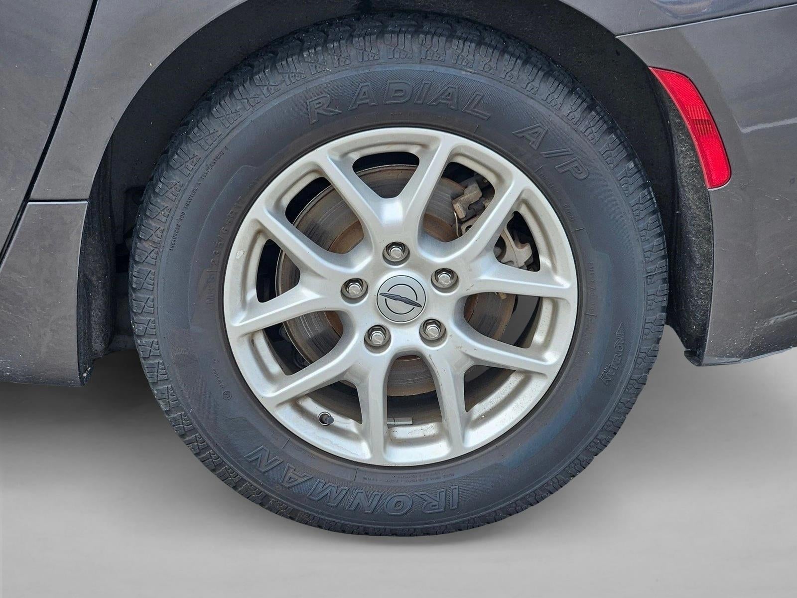 2023 Chrysler Voyager LX