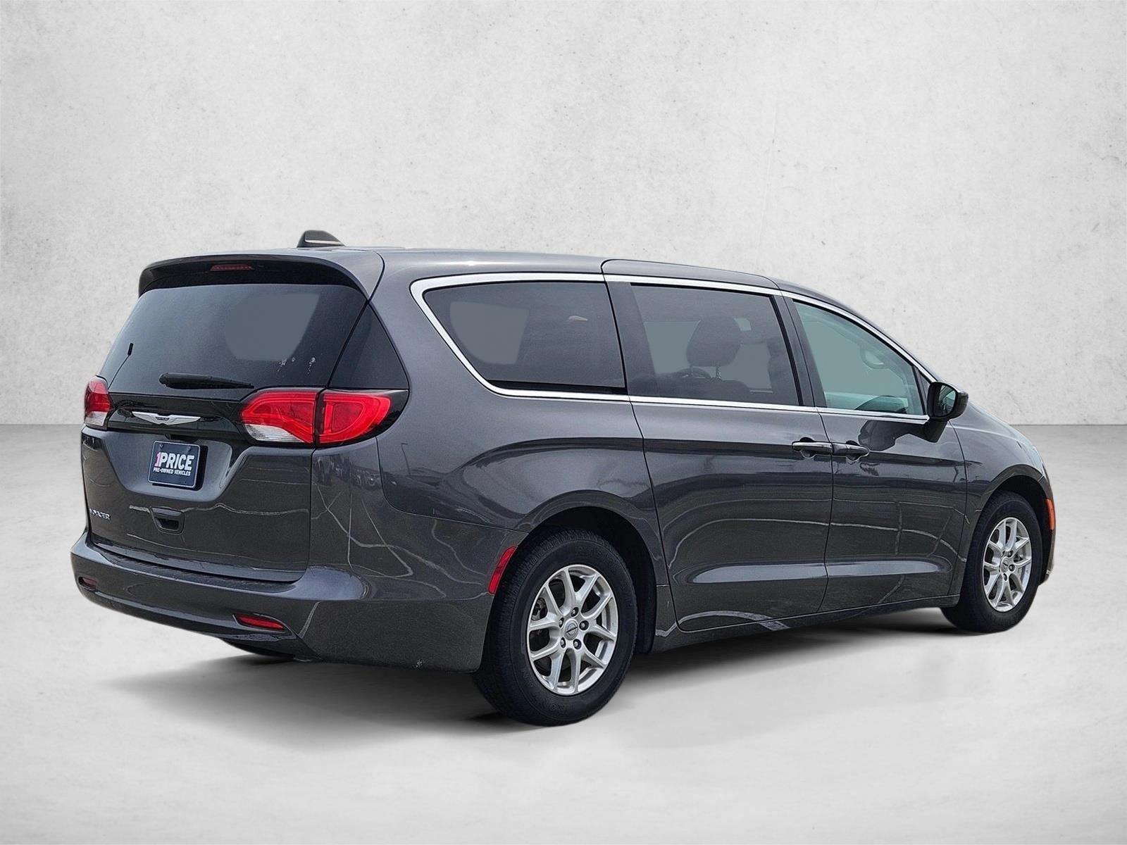 2023 Chrysler Voyager LX