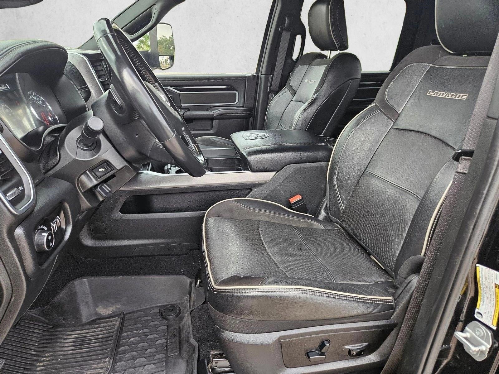 2020 RAM 3500 Laramie Crew Cab 4x4 8' Box