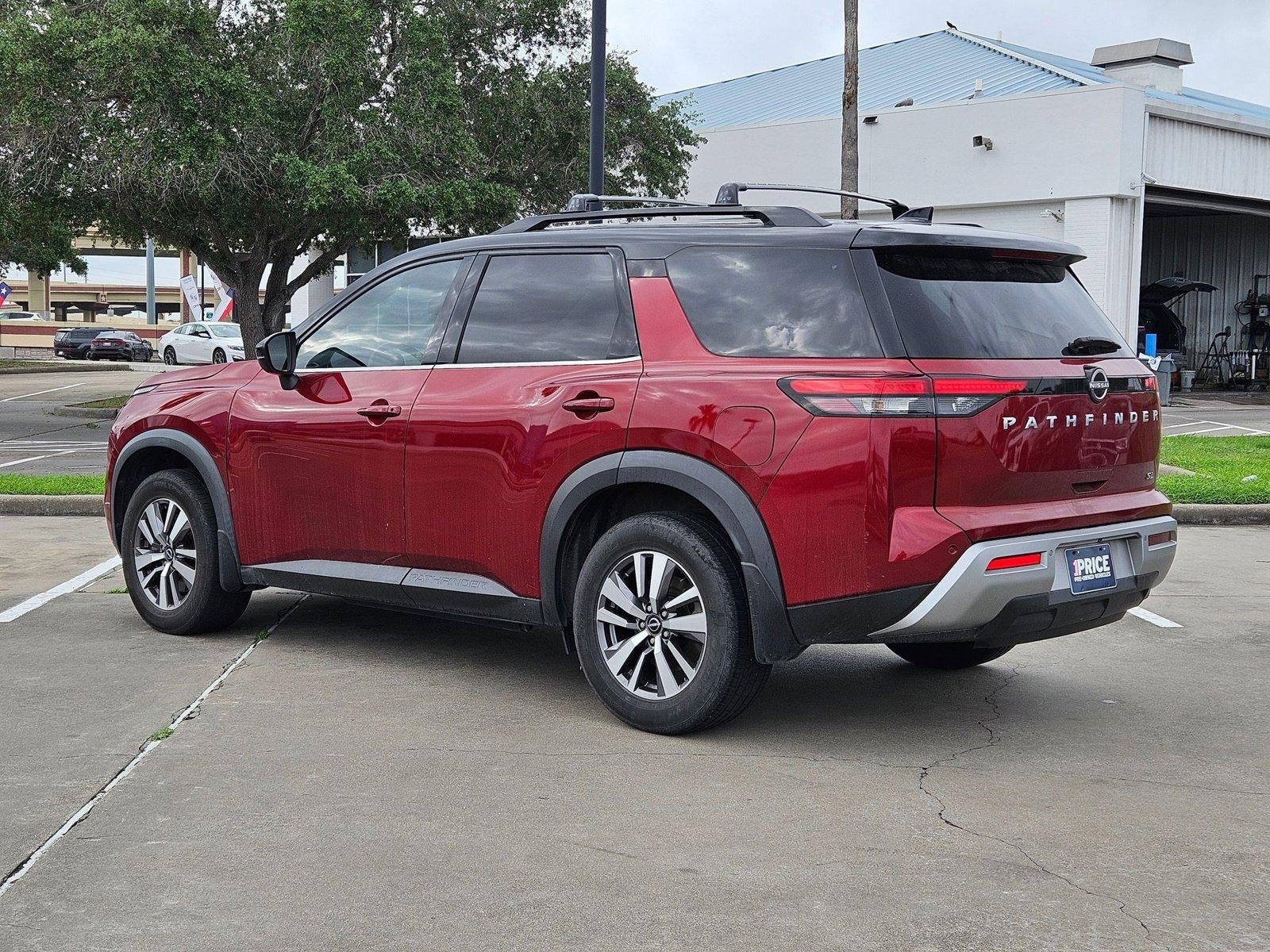 2022 Nissan Pathfinder SL