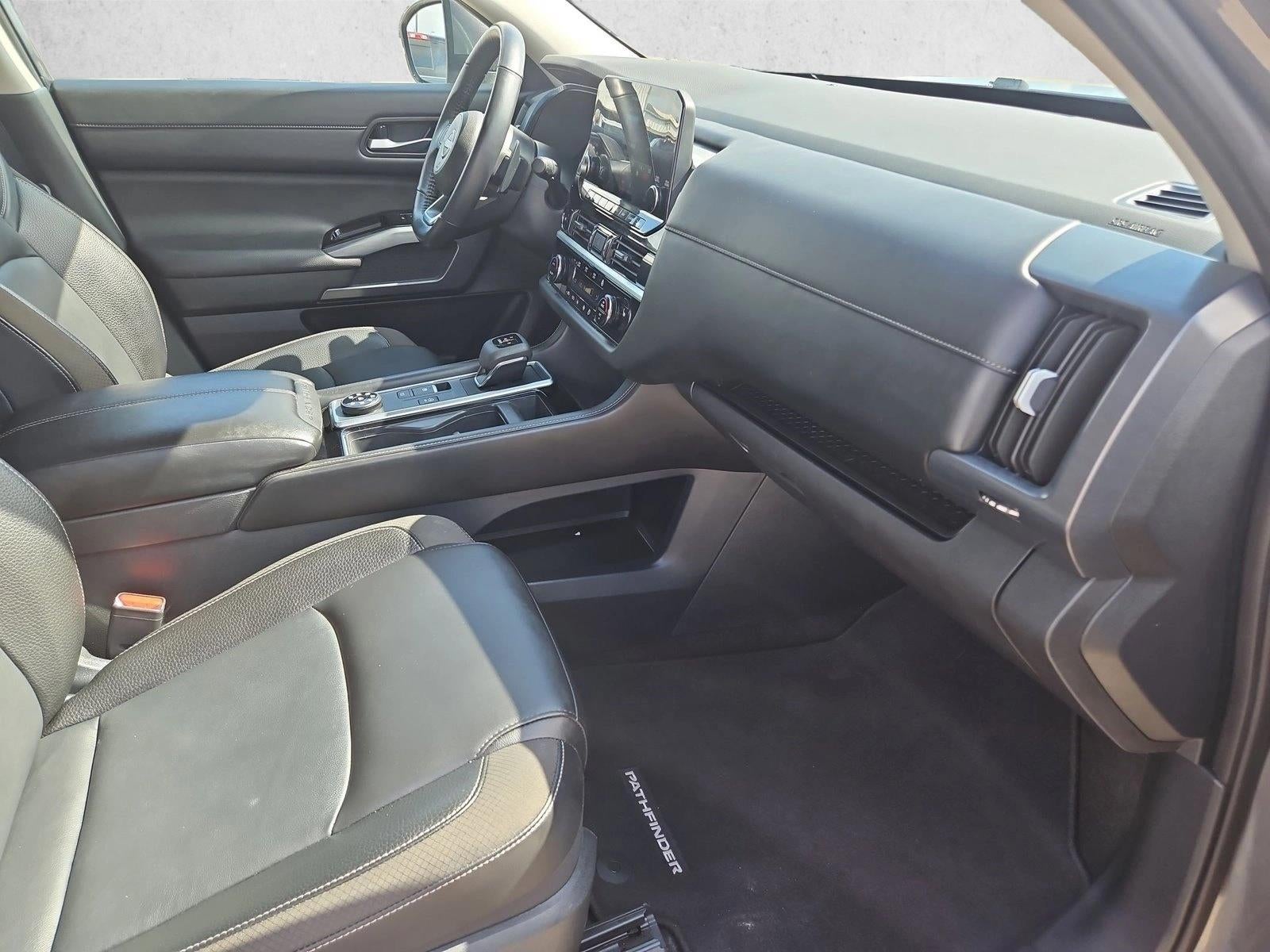 2025 Nissan Pathfinder SL