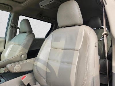 2017 Toyota Sienna XLE Auto Access Seat