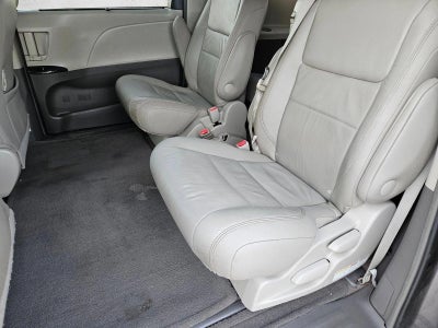 2017 Toyota Sienna XLE Auto Access Seat