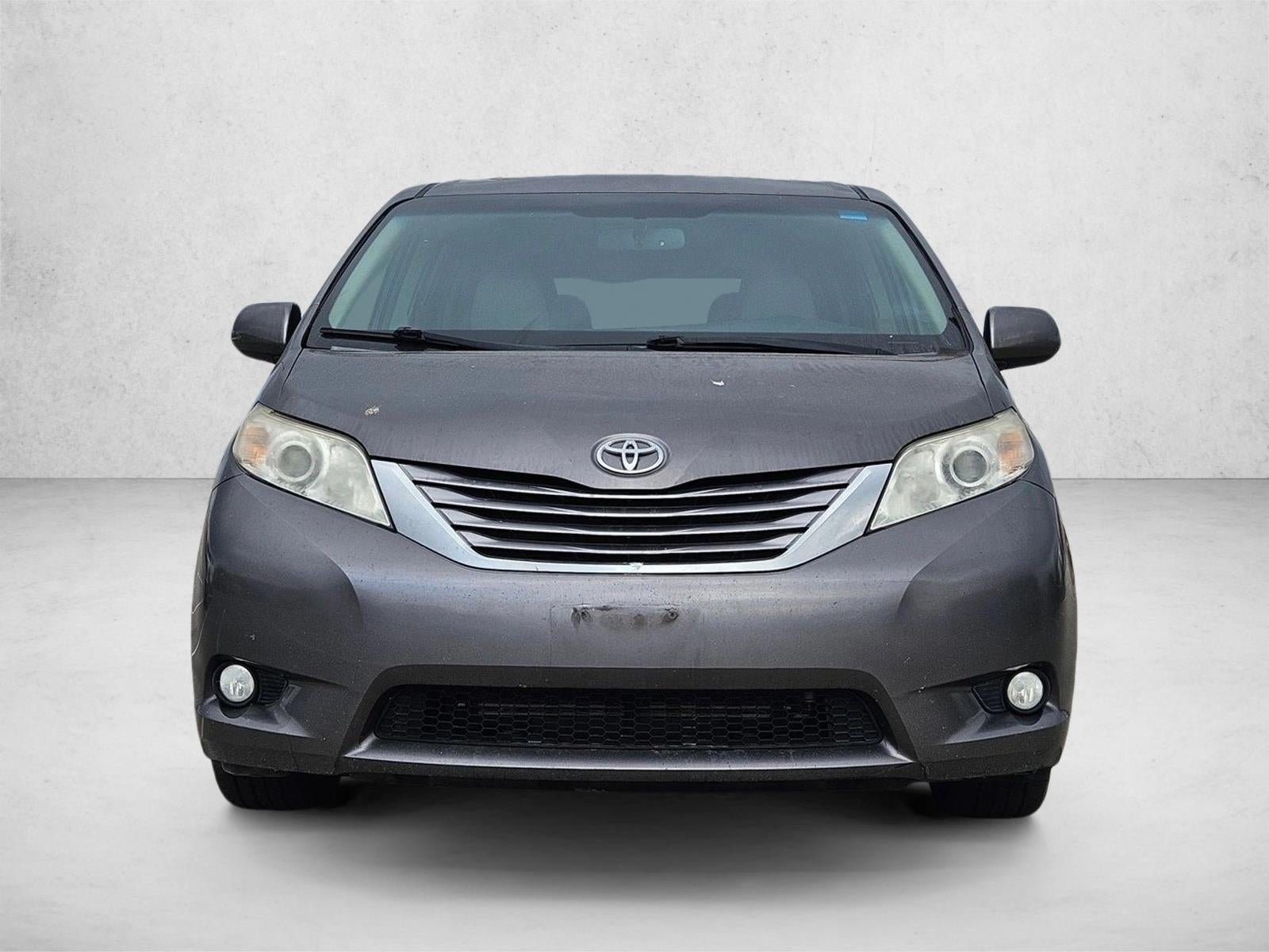 2017 Toyota Sienna XLE Auto Access Seat