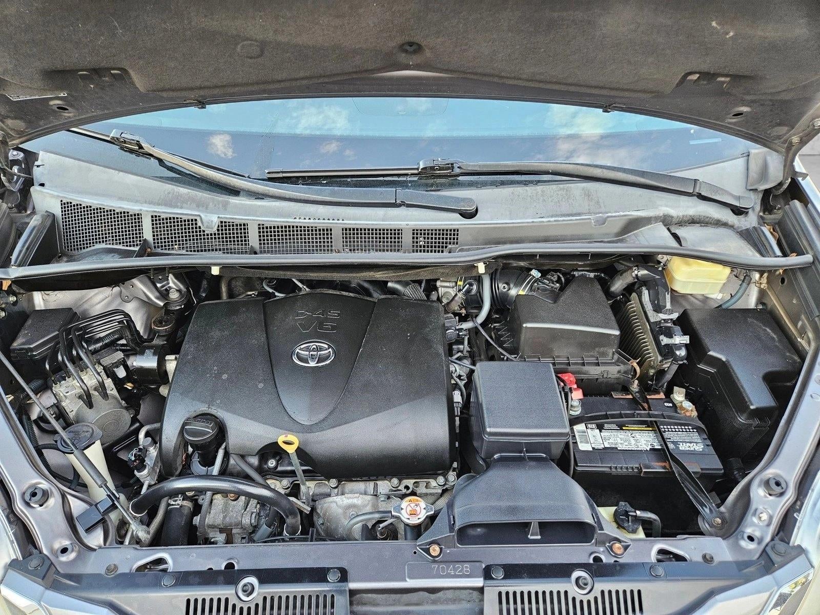 2017 Toyota Sienna XLE Auto Access Seat