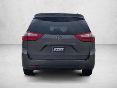 2017 Toyota Sienna XLE Auto Access Seat