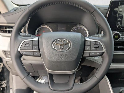 2022 Toyota Highlander LE