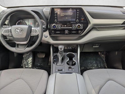 2022 Toyota Highlander LE