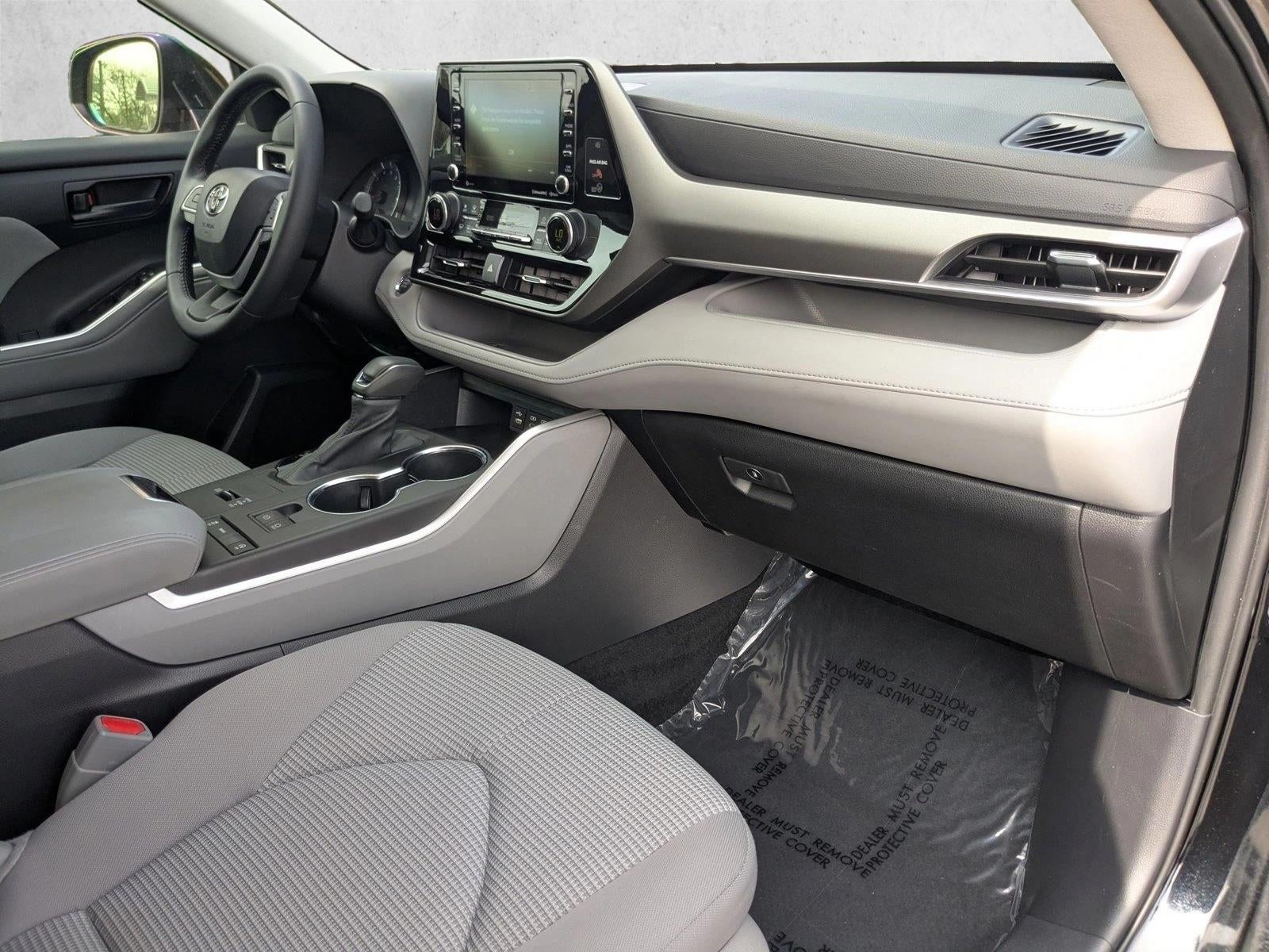 2022 Toyota Highlander LE