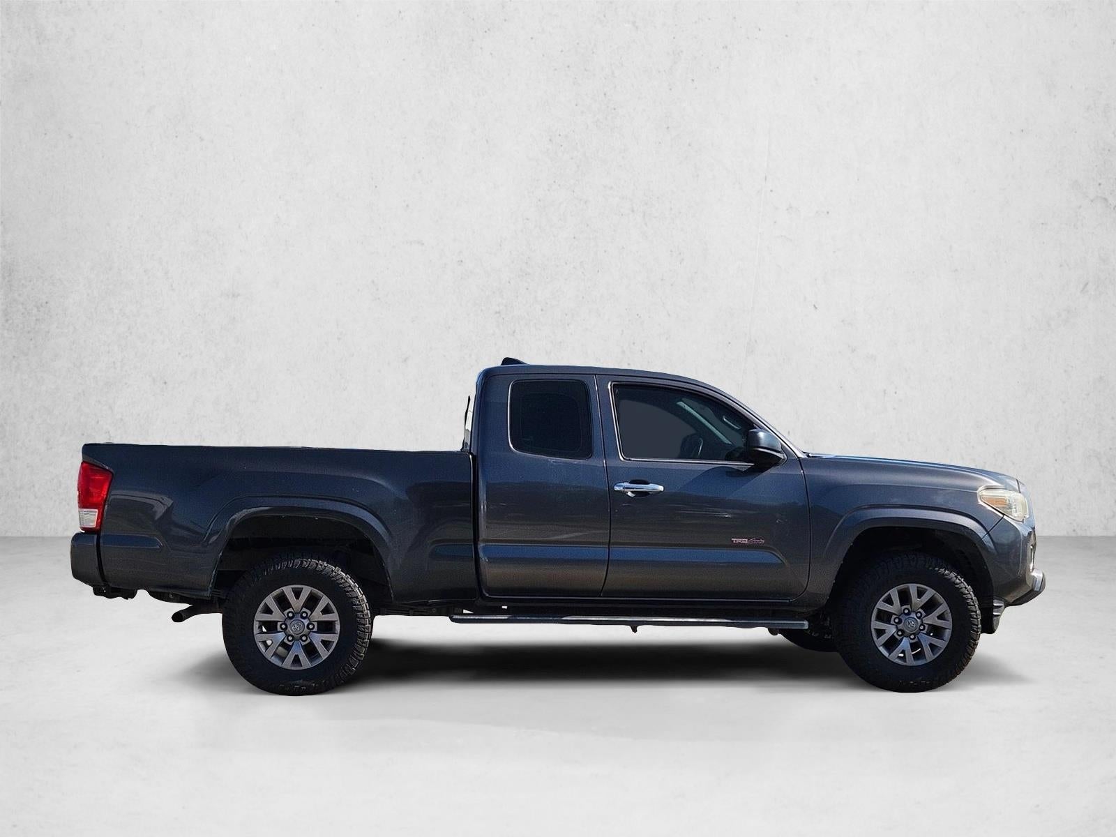 2017 Toyota Tacoma SR