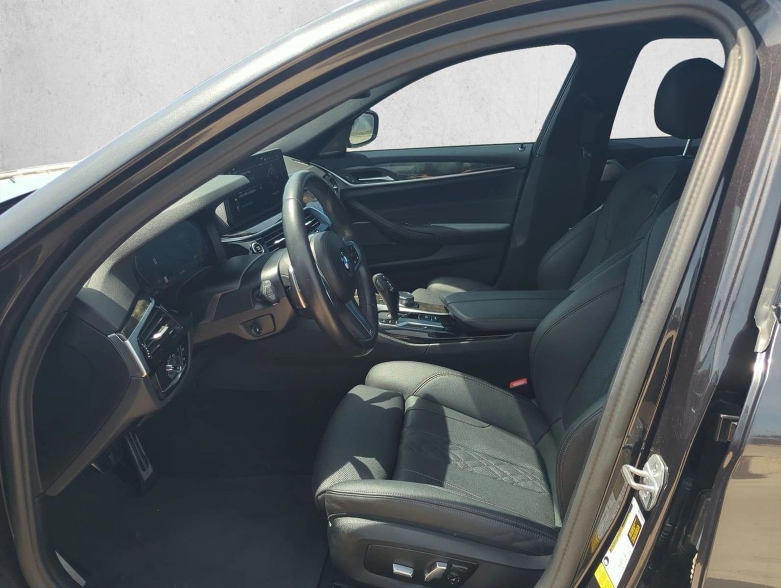 2023 BMW 530 i