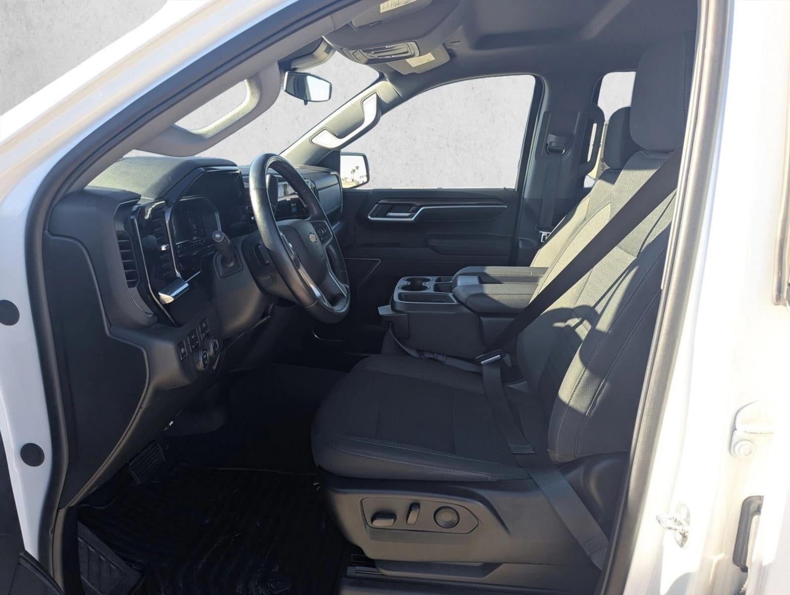 2022 Chevrolet Silverado 1500 LT (2FL)