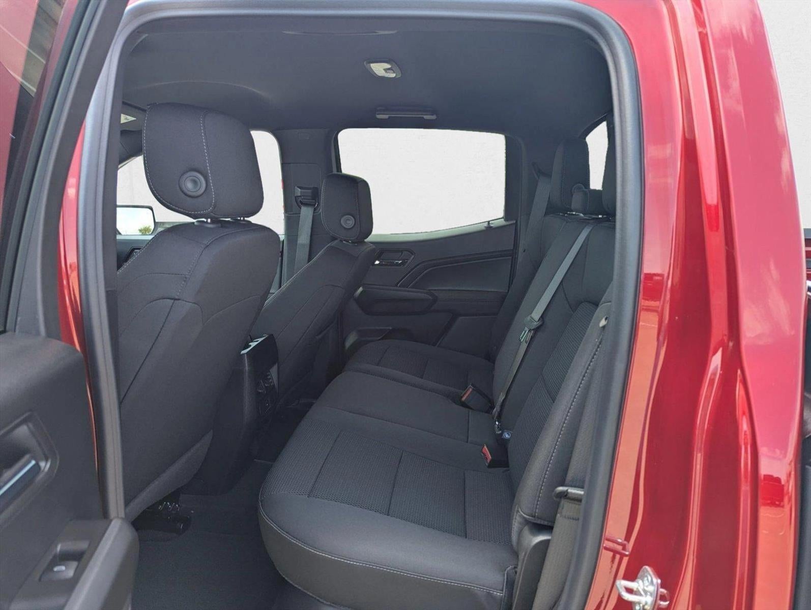 2025 Chevrolet Colorado WT/LT