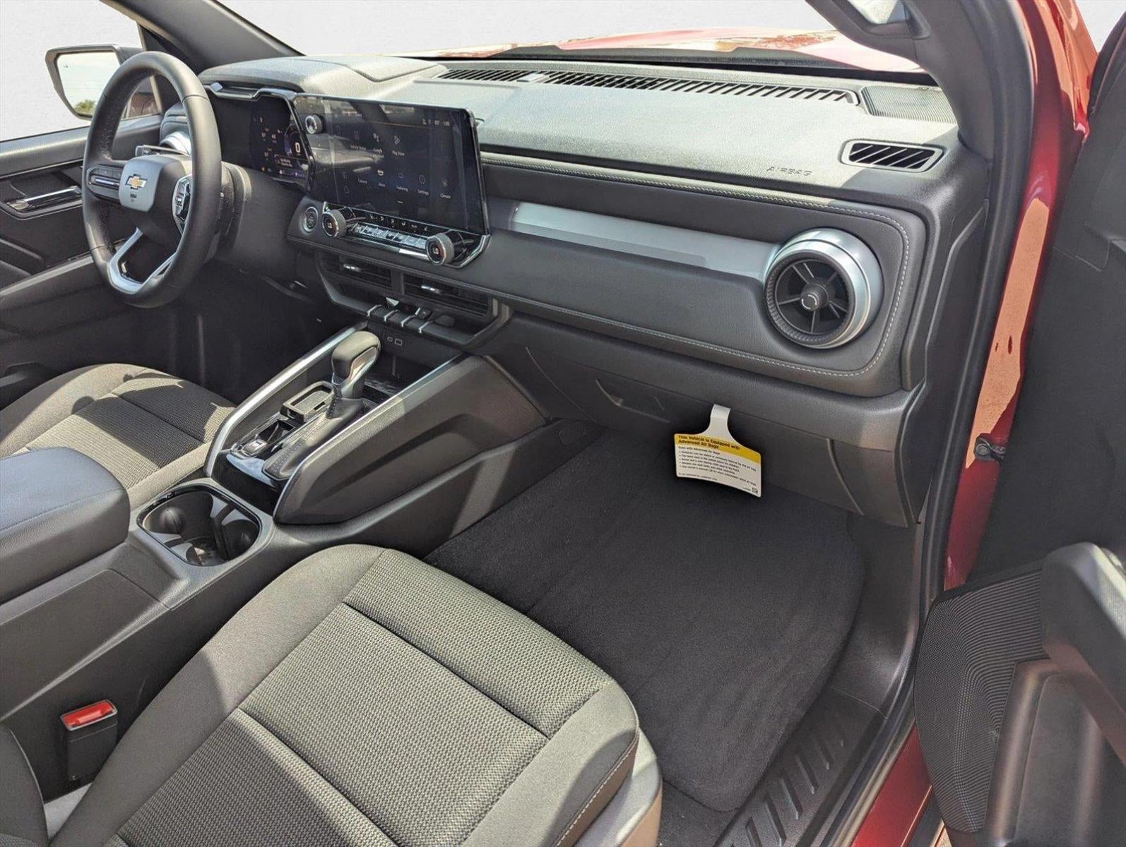 2025 Chevrolet Colorado WT/LT