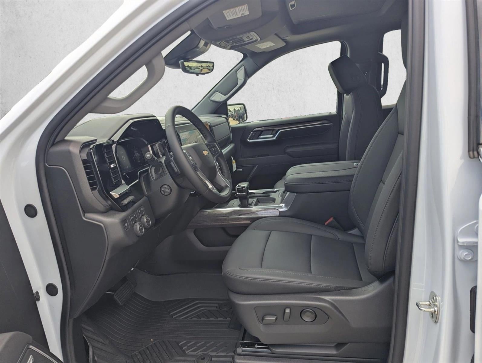 2026 Chevrolet Silverado 1500 LTZ - Photo 4