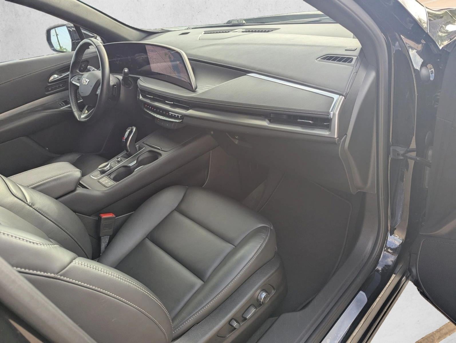 2025 Cadillac XT4 Premium Luxury