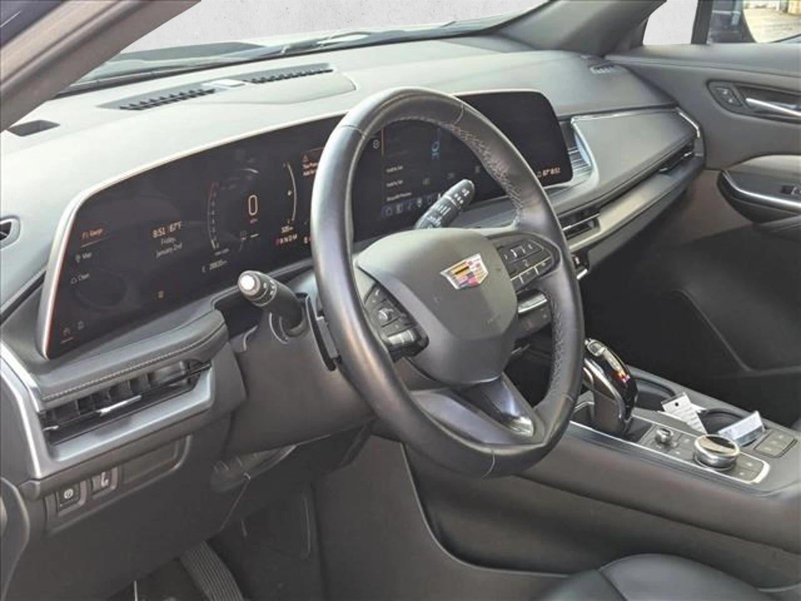 2025 Cadillac XT4 Premium Luxury