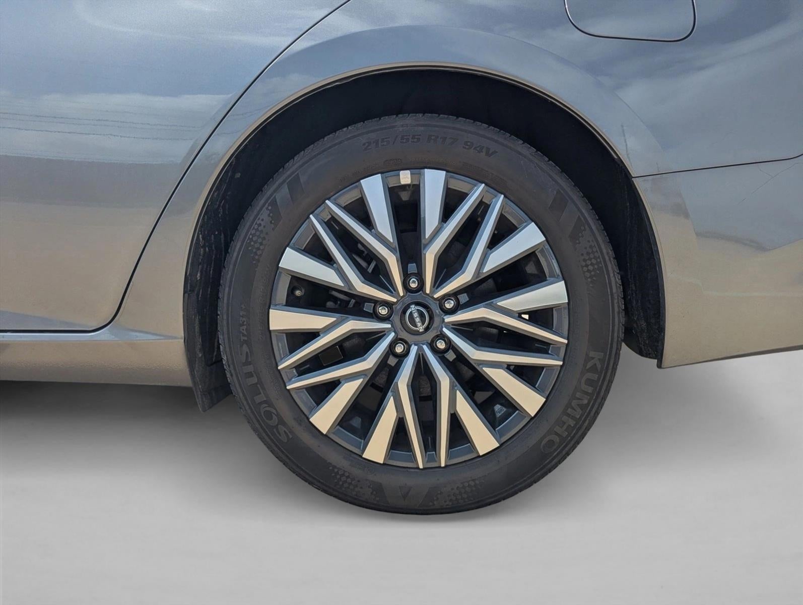 2025 Nissan Altima SV FWD