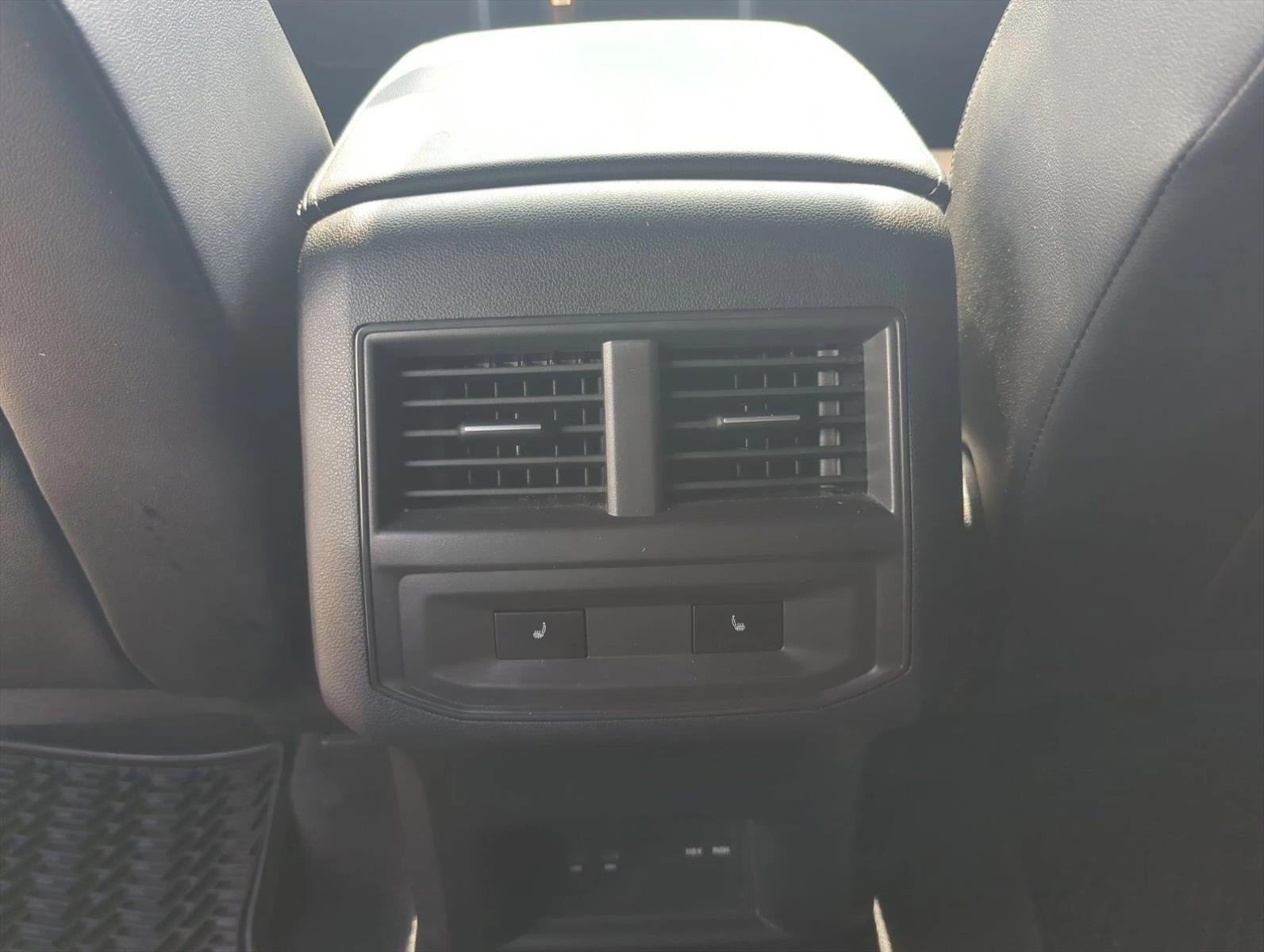 2022 Volkswagen Atlas Cross Sport SEL Premium R-Line - Photo 16