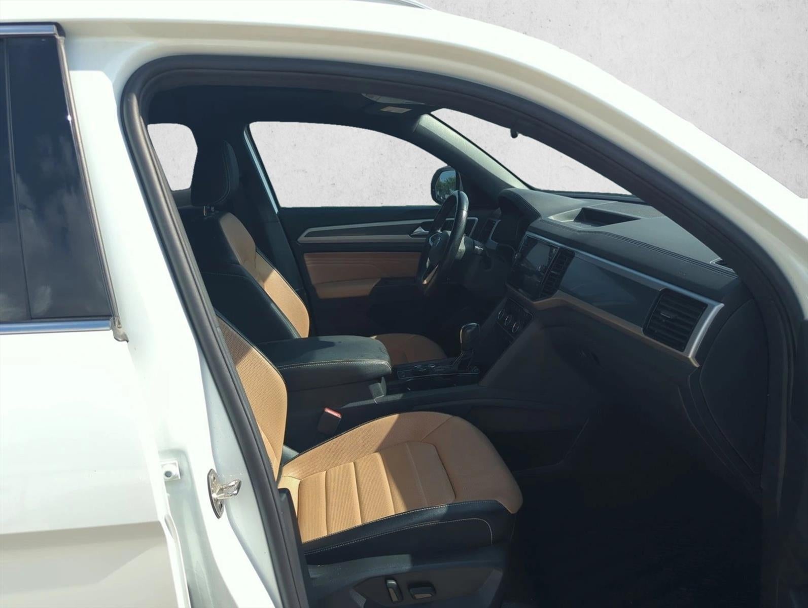 2022 Volkswagen Atlas Cross Sport 3.6L V6 SEL Premium R-Line