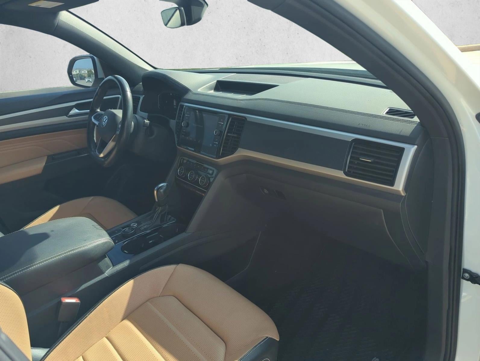 2022 Volkswagen Atlas Cross Sport 3.6L V6 SEL Premium R-Line