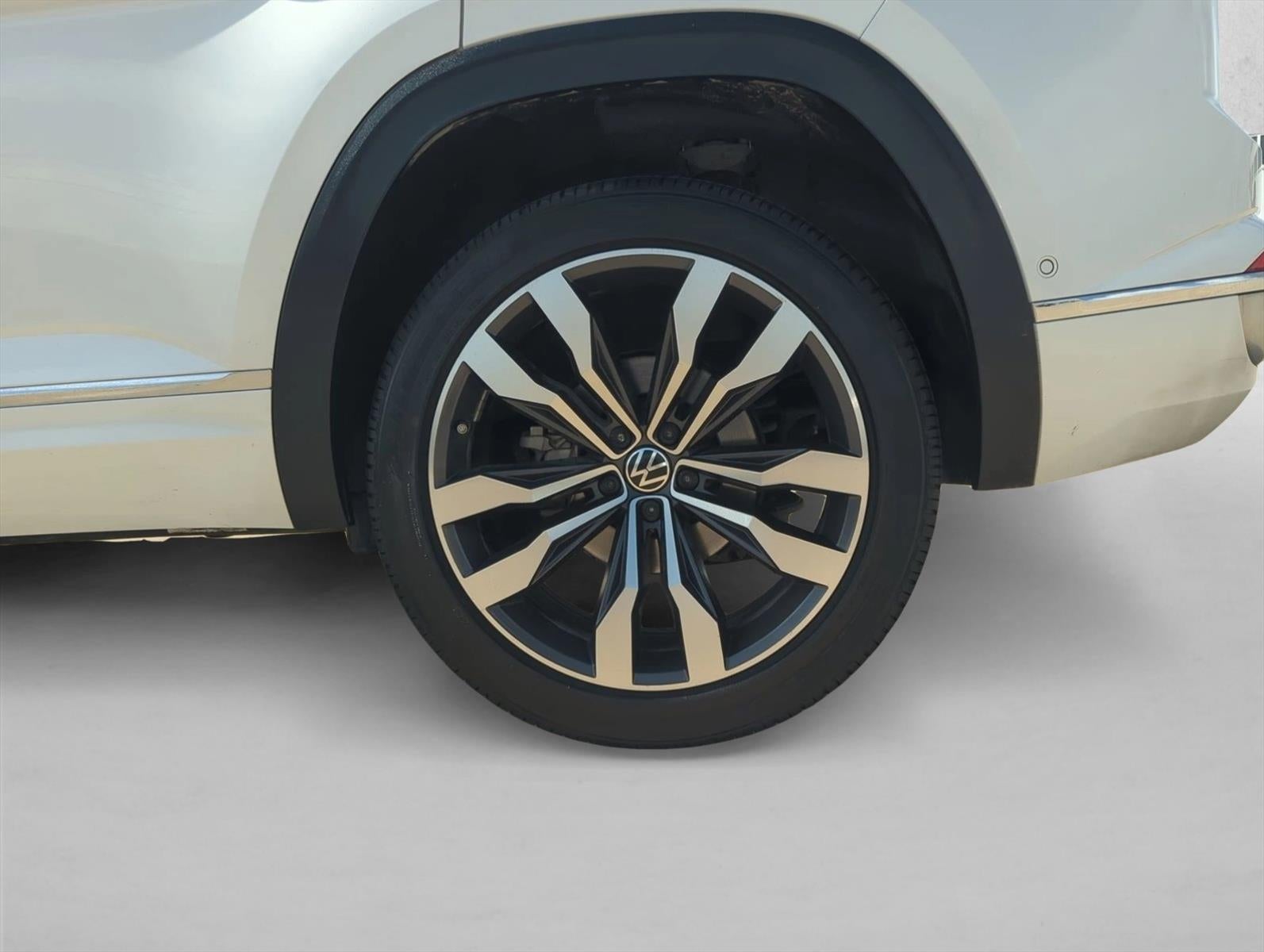 2022 Volkswagen Atlas Cross Sport SEL Premium R-Line - Photo 22