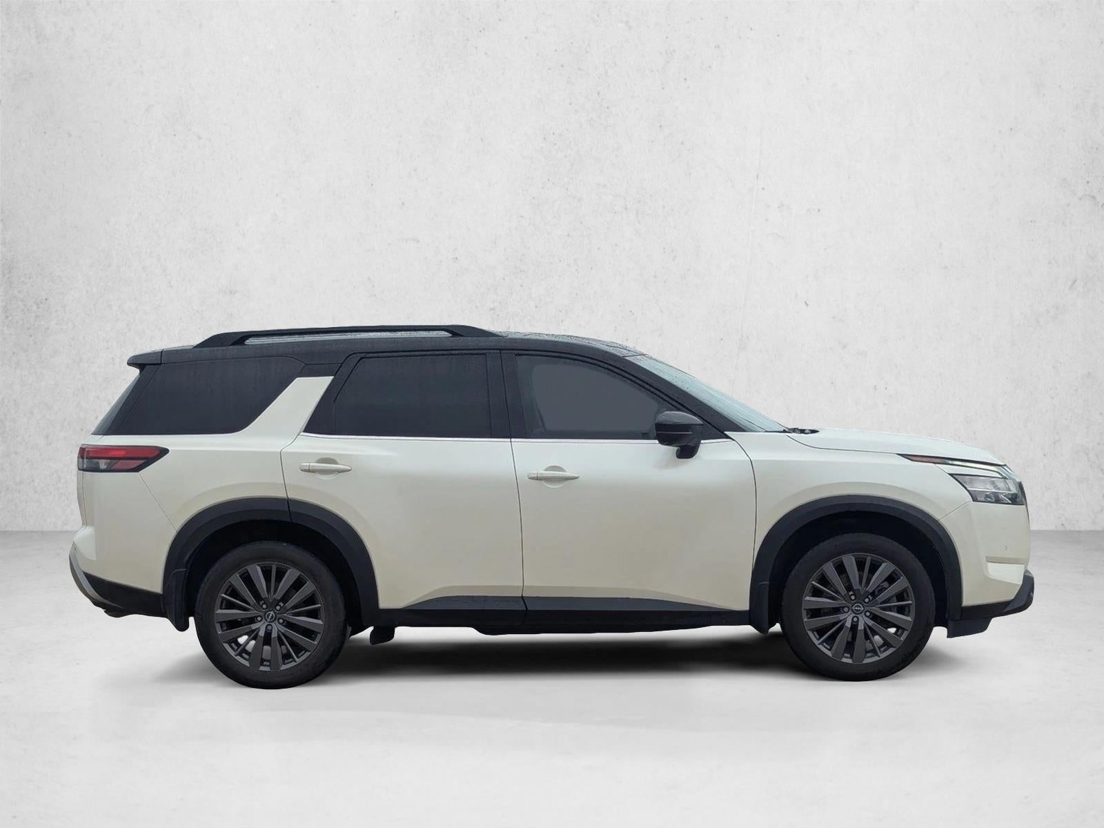 2022 Nissan Pathfinder SL 2WD
