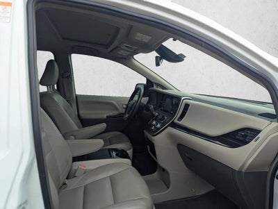 2019 Toyota Sienna XLE 8 Passenger