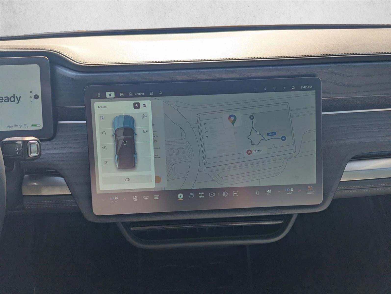 2025 RIVIAN R1S Adventure