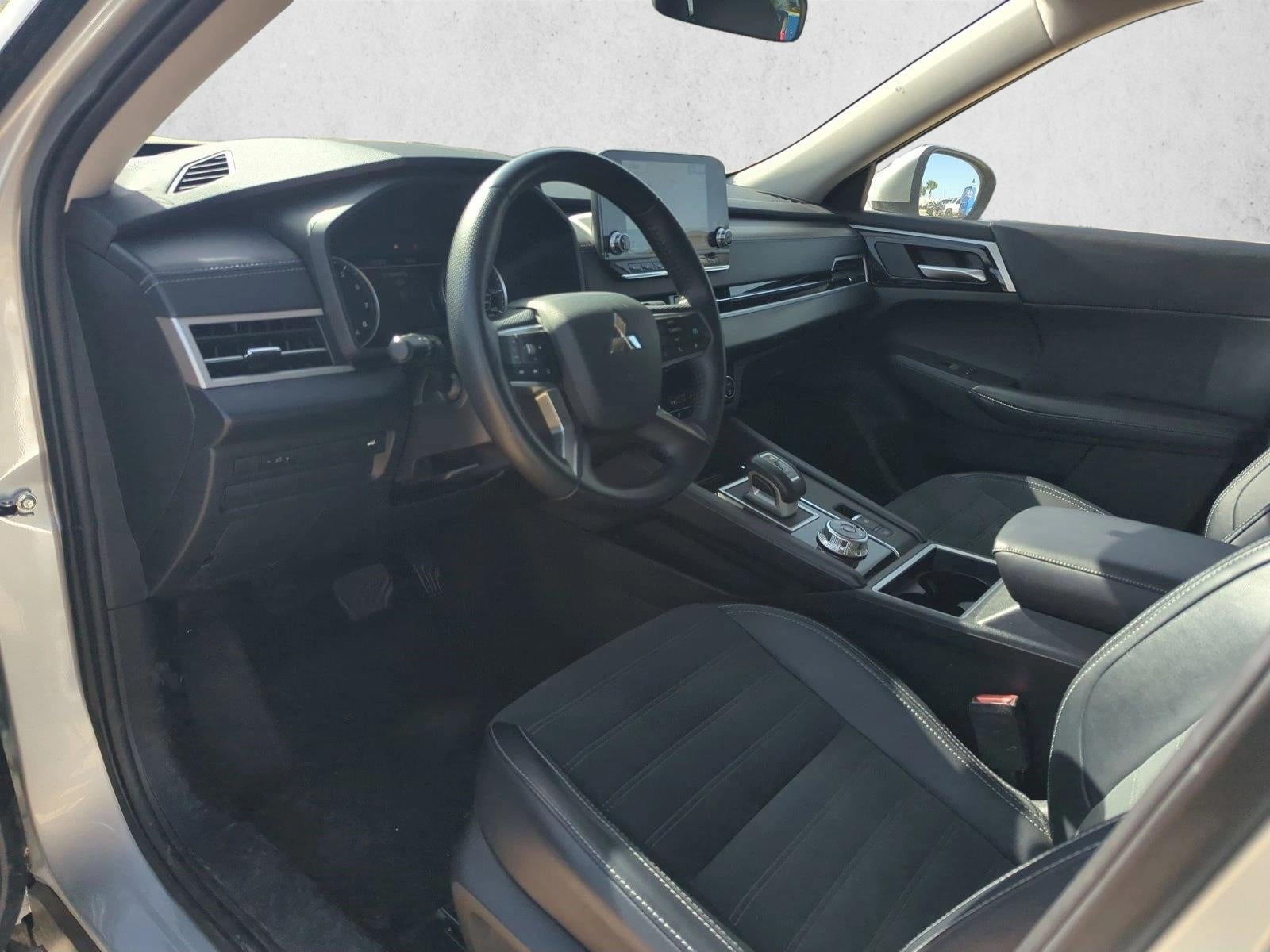 2024 Mitsubishi Outlander SE