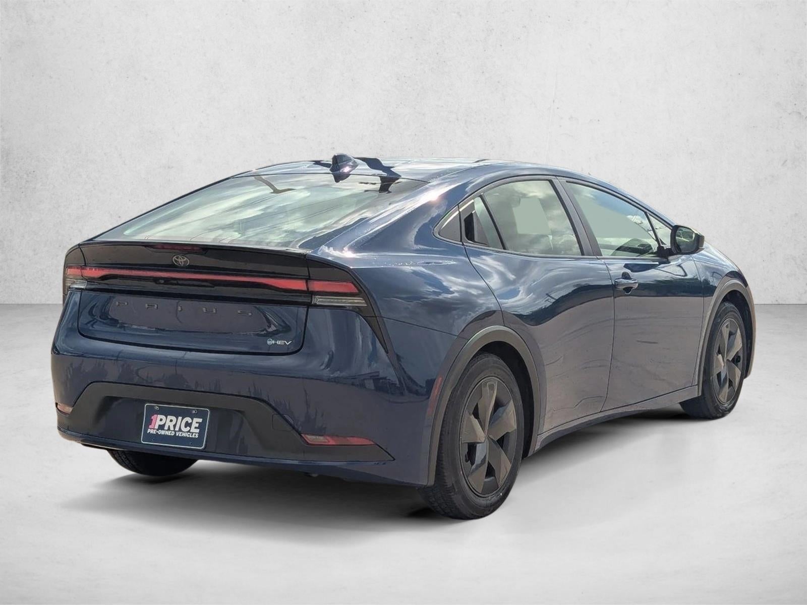 2025 Toyota Prius LE