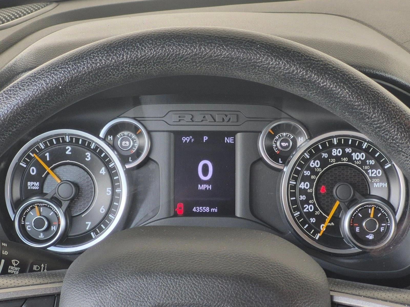 2022 RAM 1500 Tradesman 4x4 Crew Cab 6'4" Box