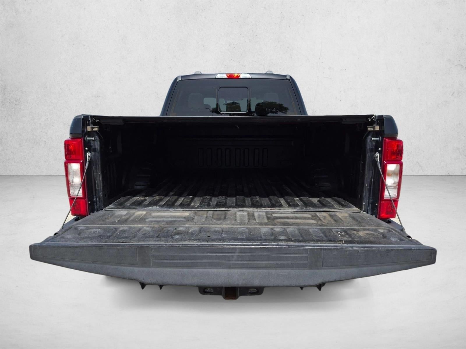2022 Ford Super Duty F-250 SRW XLT 4WD Crew Cab 6.75' Box